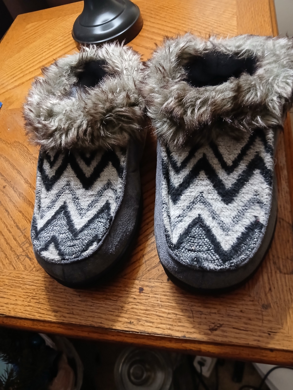 Mishansha Gray Chevron Faux-Fur Cuff Women’s Slippers